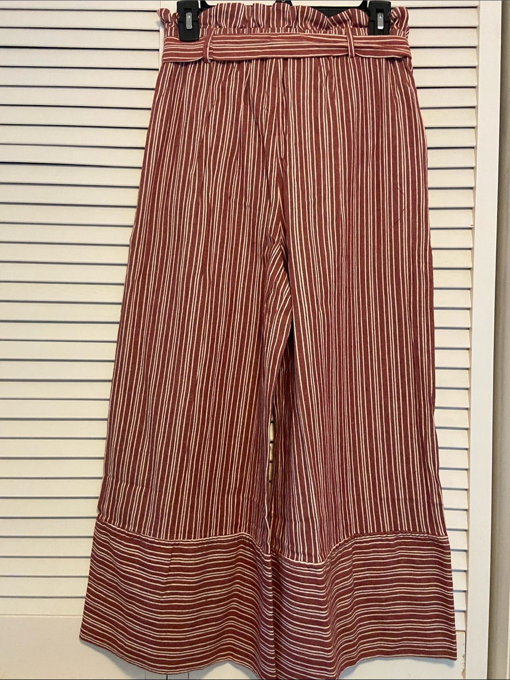 DO+BE Paperbag-Waist Wide-Leg Cropped Pants Rust Red/White Striped Womans M - Picture 2 of 7